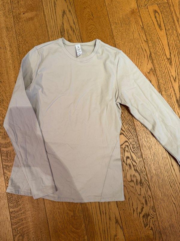 Beige langerma íþróttabolur