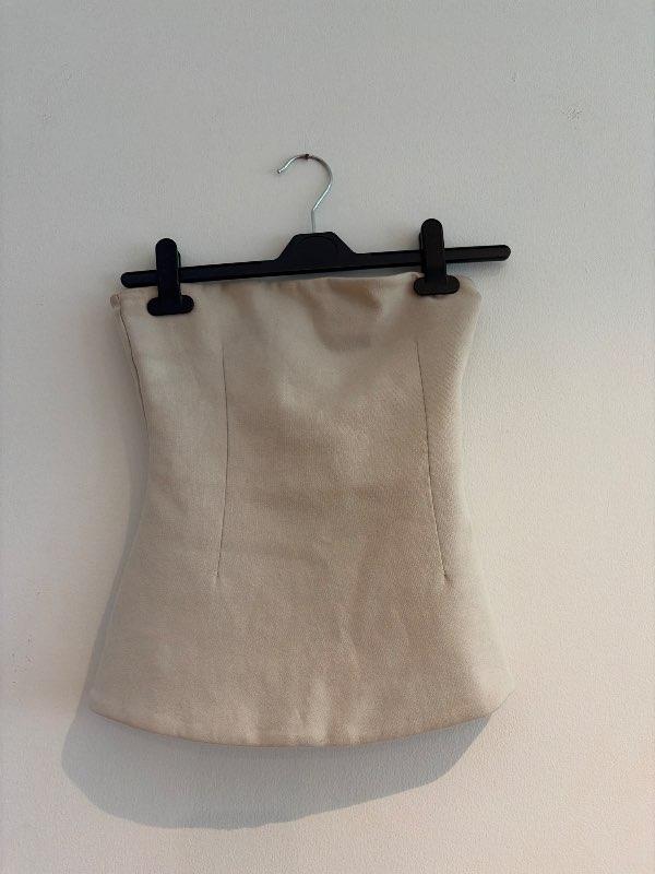 Beige tubetop ur Ginatricot