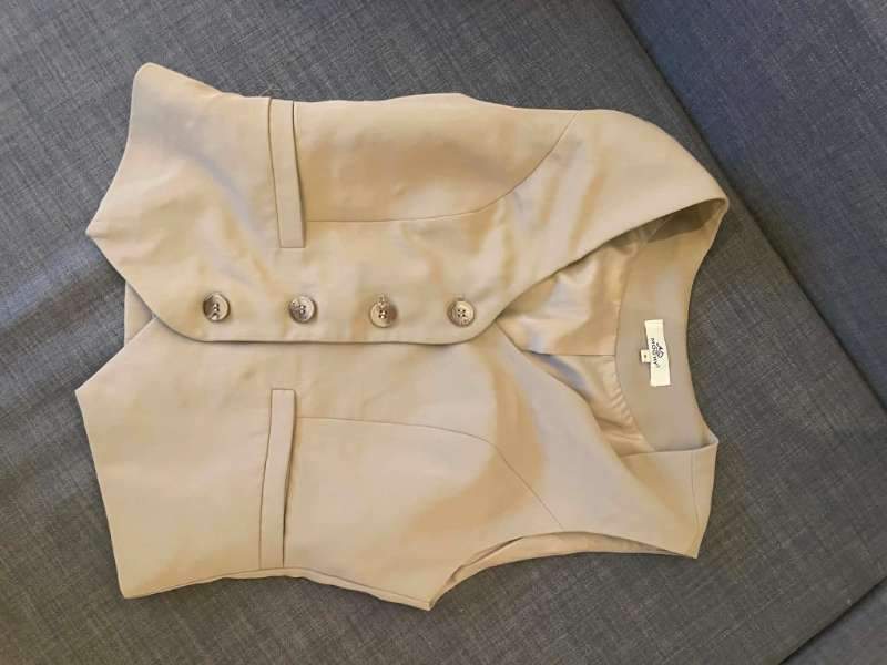 Beige vesti