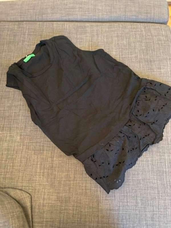 Benetton svartur bolur