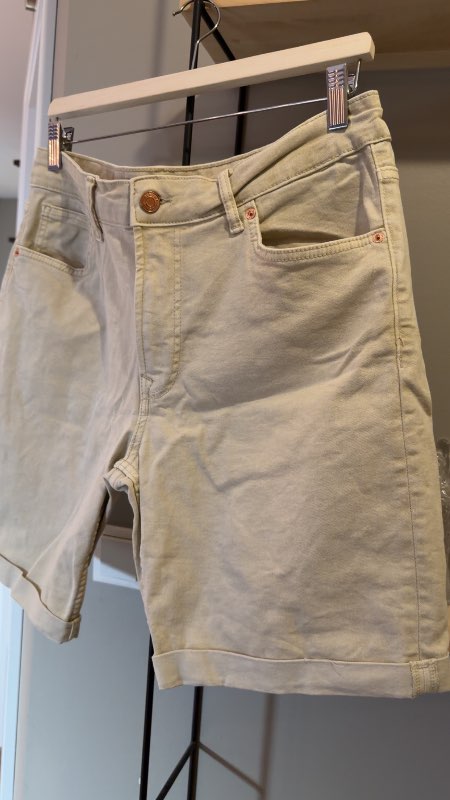 Bershka stuttbuxur brúnar