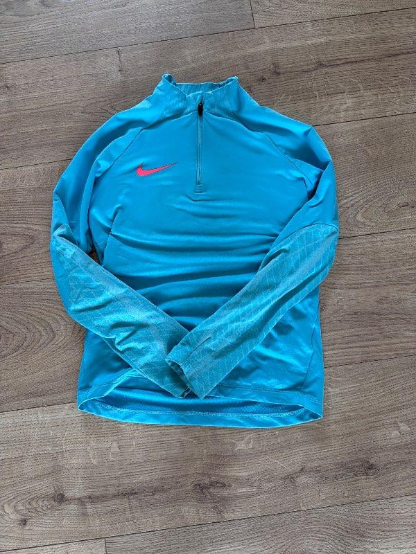 Blá nike