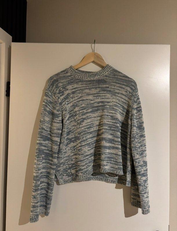 Blá og hvít ASOS peysa