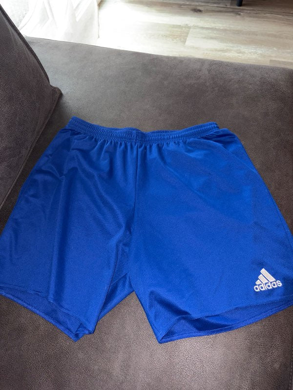 Bláar adidas stuttbuxur