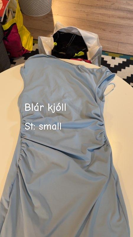 Blár kjóll