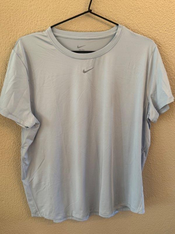 Blár nike bolur