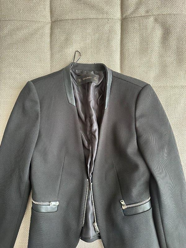Blazer með rennilás