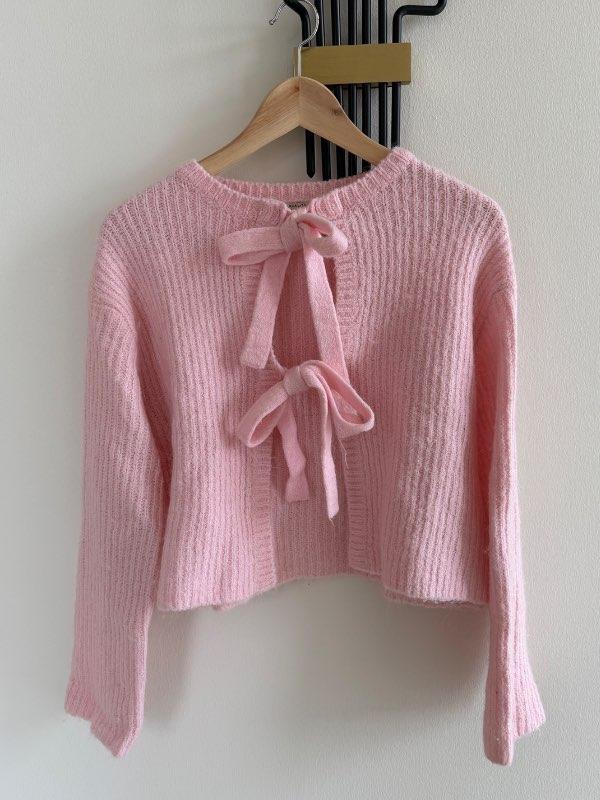 Bleik Gina Tricot peysa