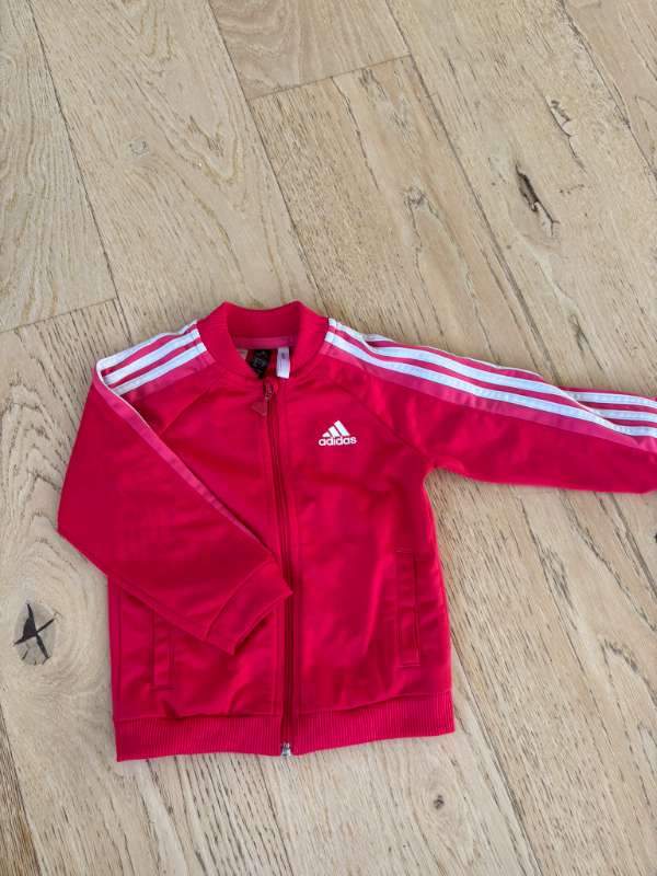 Bleik adidas peysa