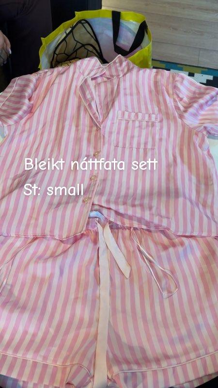 Bleikt náttfata sett