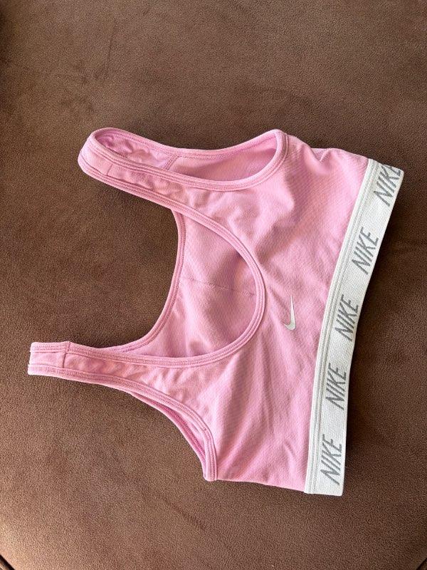 Bleikur Nike toppur