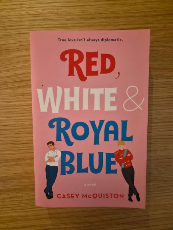 Bók Red white and royal blue