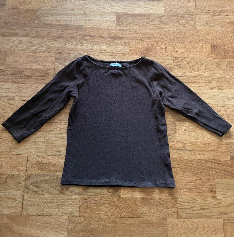 Brown tshirt