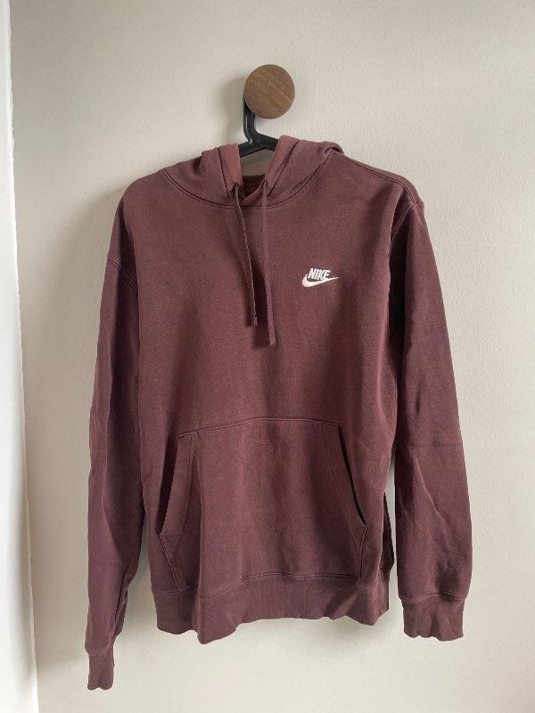 Brún nike hettupeysa