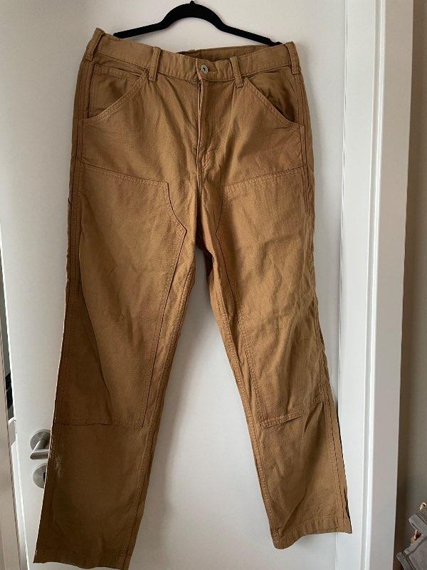Brúnar buxur uniqlo
