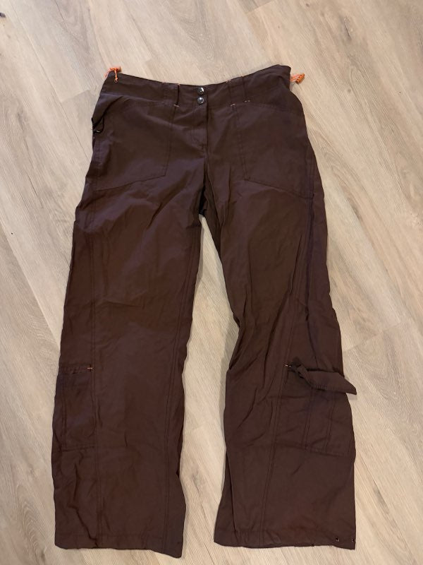 Brúnar cargo buxur