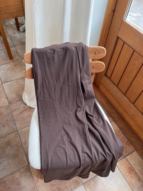 Brúnar lounge buxur