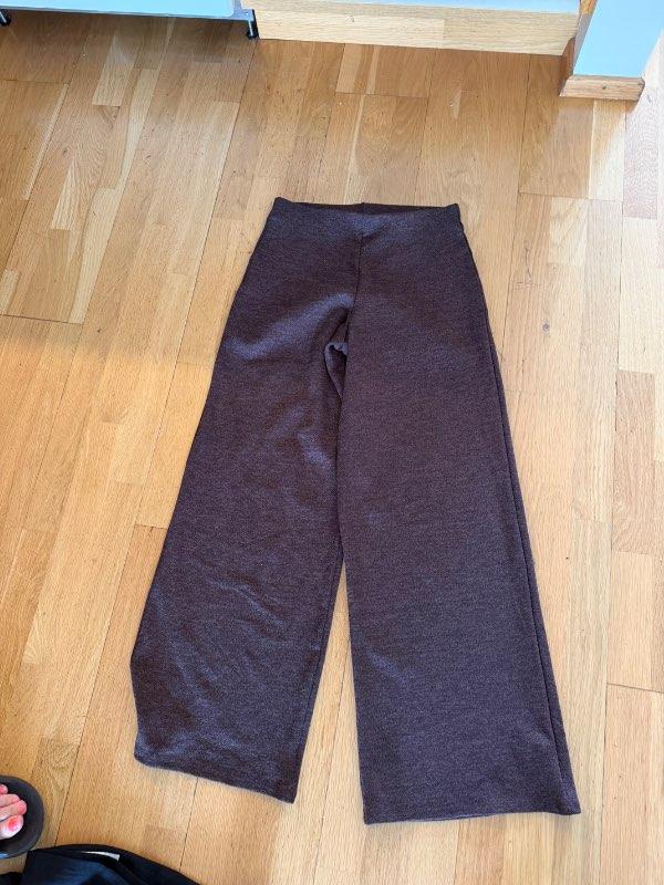 Brúnar zara buxur