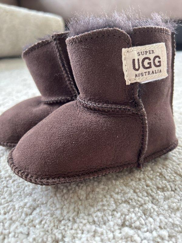Brúnir Ugg skór ónotaðir