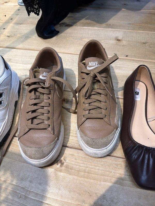 Brunir nike skor