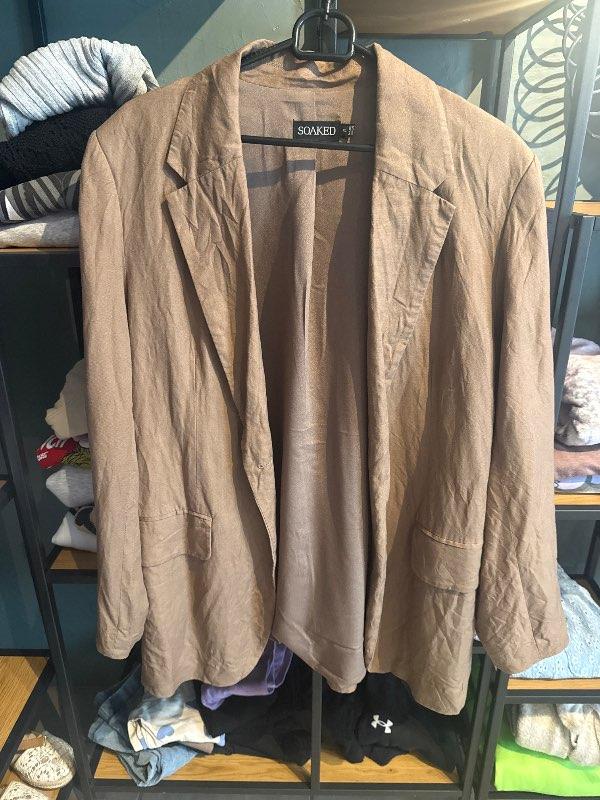 Brúnn Blazer