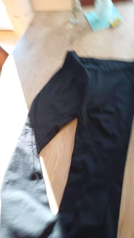 Buxur svart