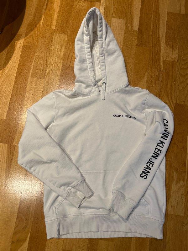 Calvin Klein peysa (V)