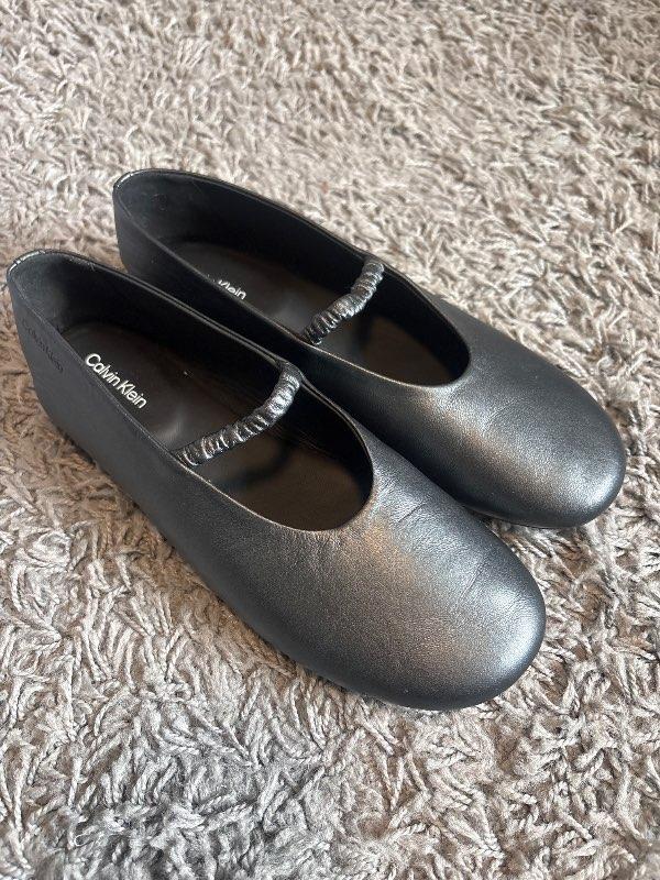 Calvin Klein svartir ballerinuskór