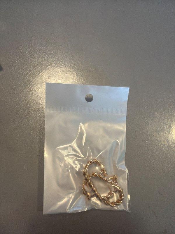 Clip on eyrnalokkar