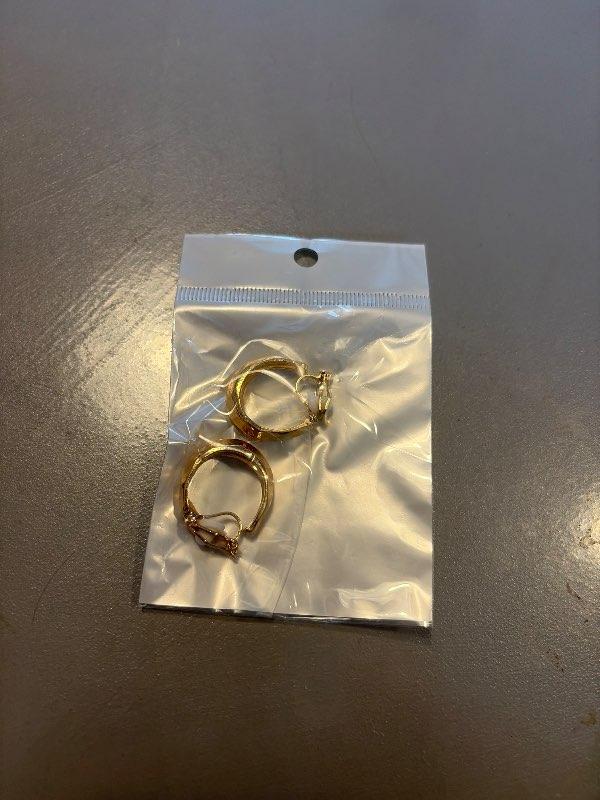 Clip on eyrnalokkar