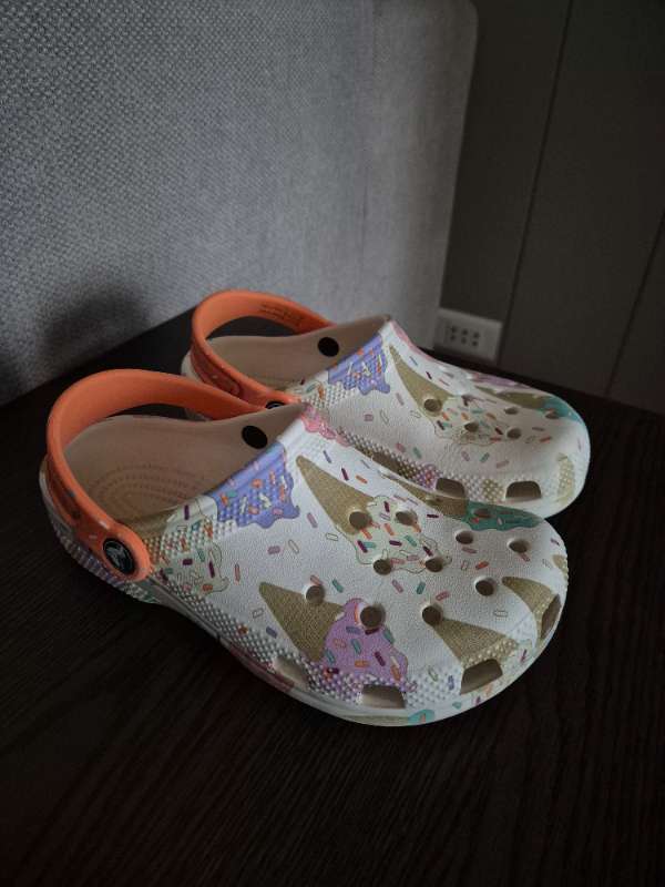 Crocs