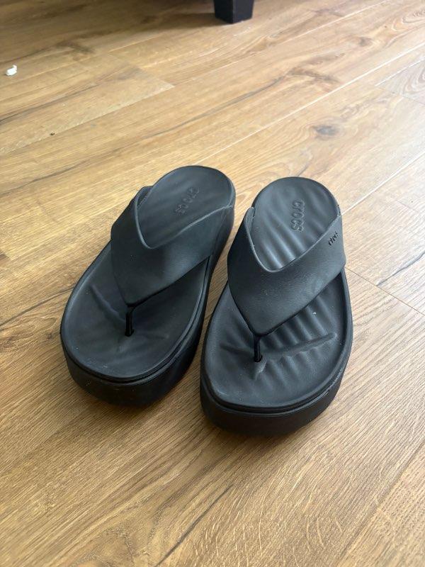 Crocs sandalar