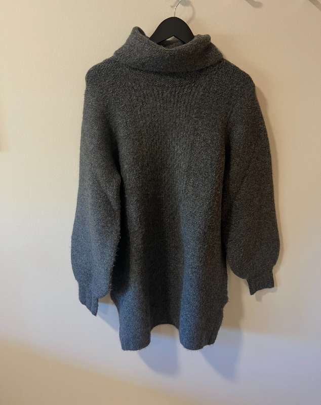 Culture Turtleneck Peysa