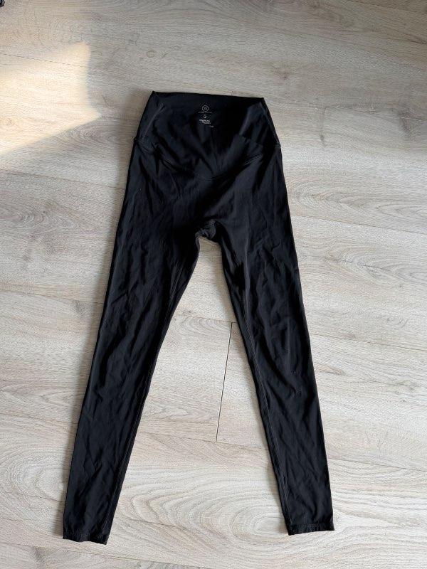 DTL crisscross leggings