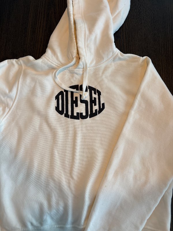 Diesel hettupeysa