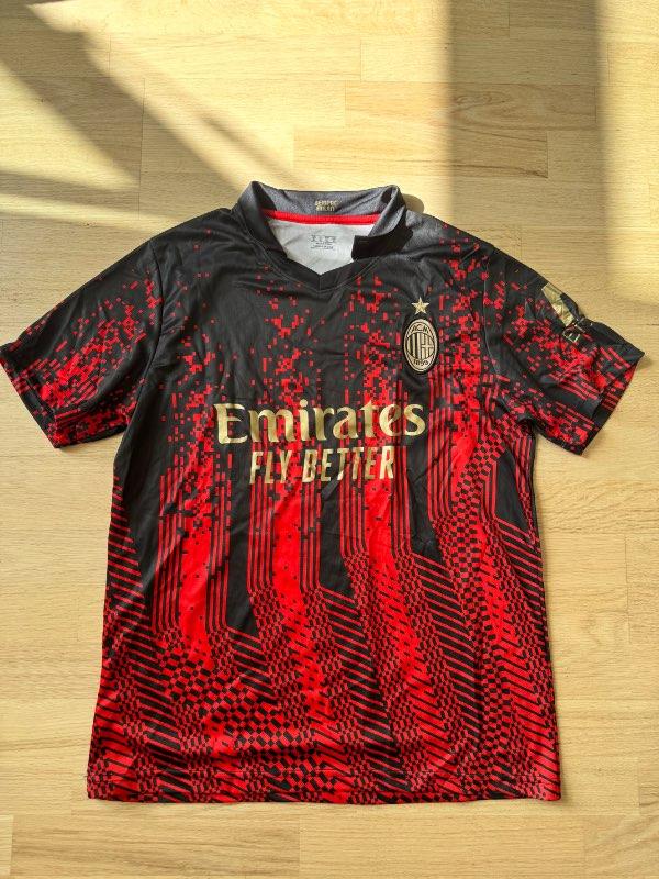 Dökk AC Milan treyja