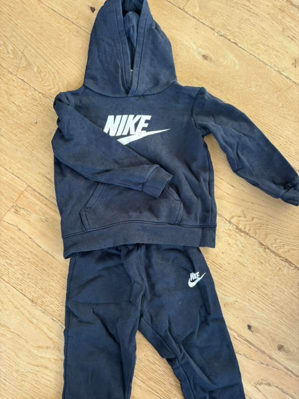 Dökkblátt nike sett