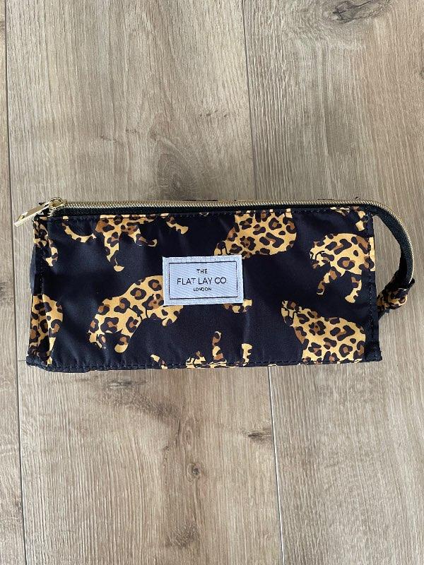 Flat Lay Co snyrtitaska