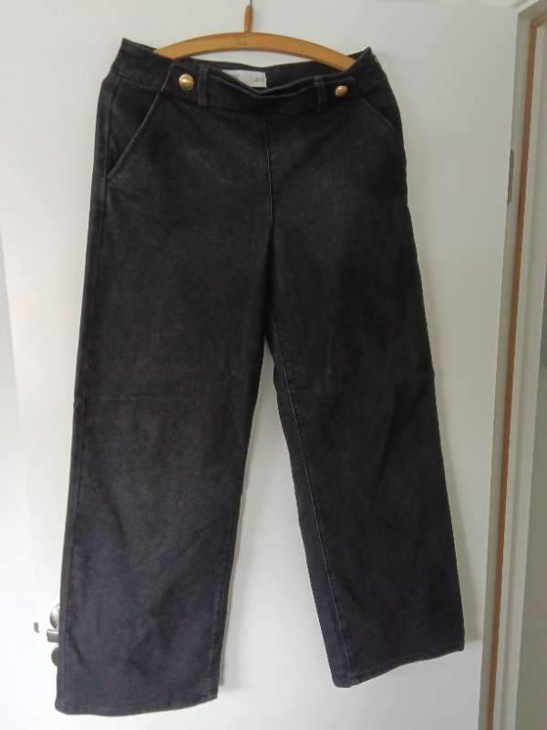 Gallabuxur með hnöppum