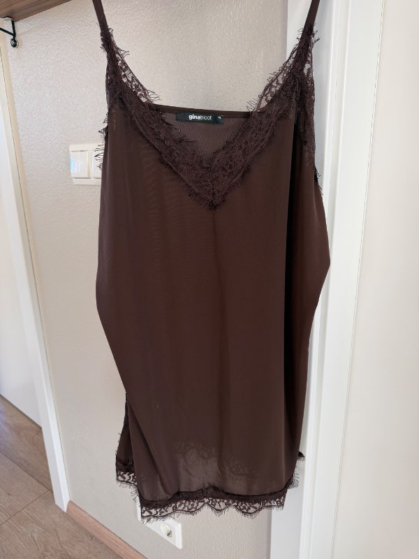 Gina Tricot blúndubolur