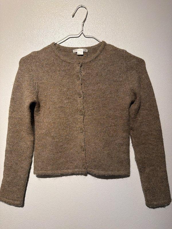 Gina tricot hneppt peysa