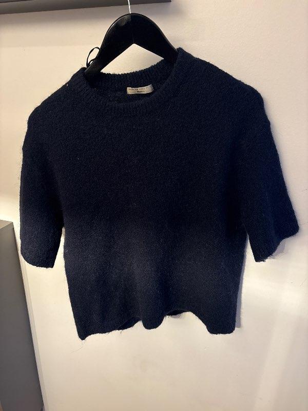 Gina tricot prjóna bolur dökk blá