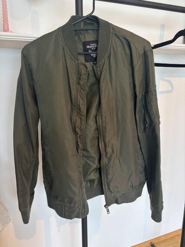 Grænn bomber jakki