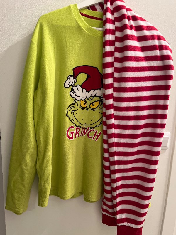 Grinch cozyföt-peysa og buxur