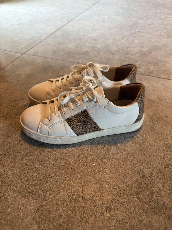 Guess 39 3 notaðir