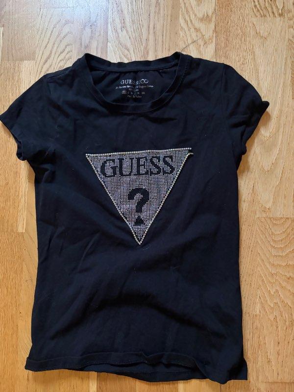Guess bolur svartur