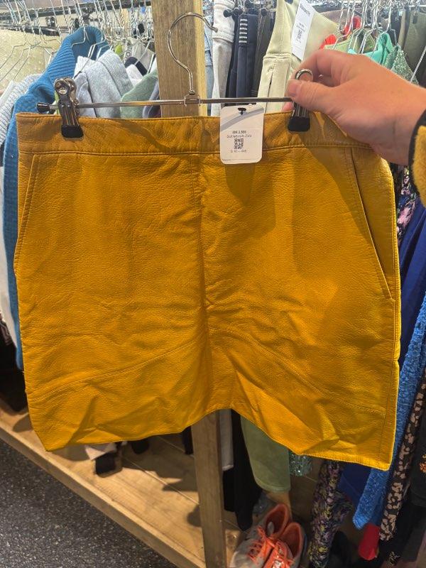 Gult leðurpils Zara