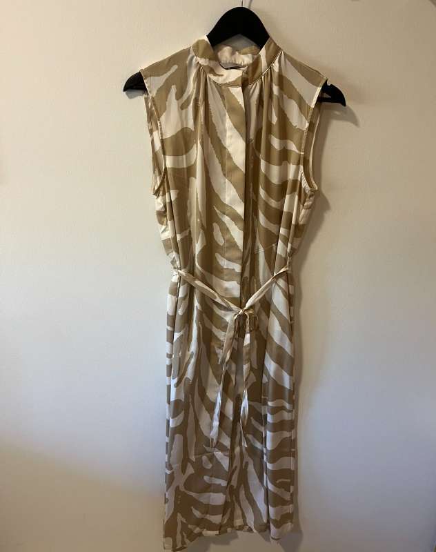 H&M Hvítur og Beige kjóll
