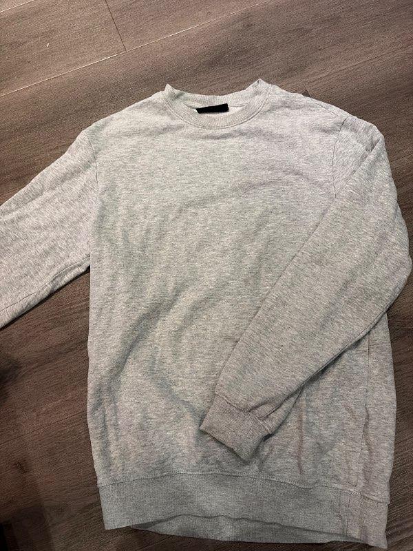 H&M grá peysa