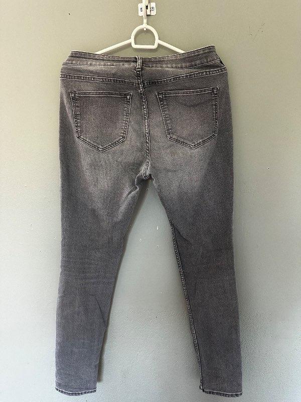 H&M ljósgráar gallabuxur
